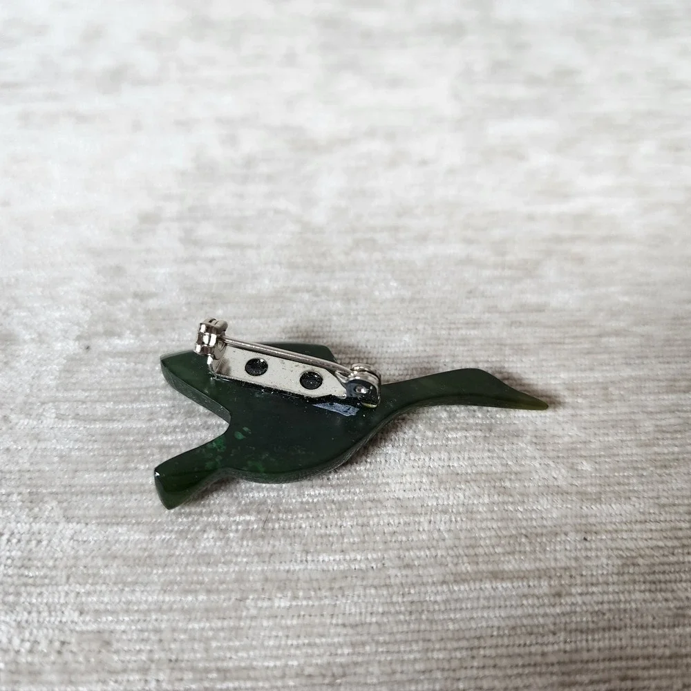Vintage dark green JADE Flying Goose Duck Pin Brooch